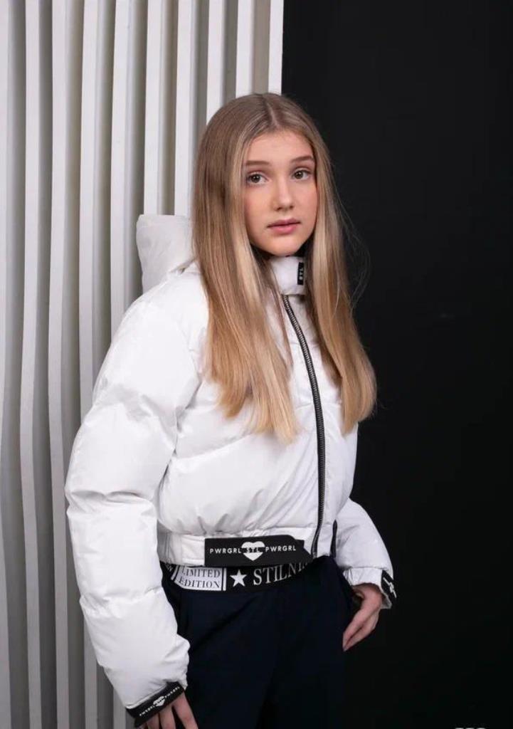 Куртка для девочки Stilnyashka арт11031
